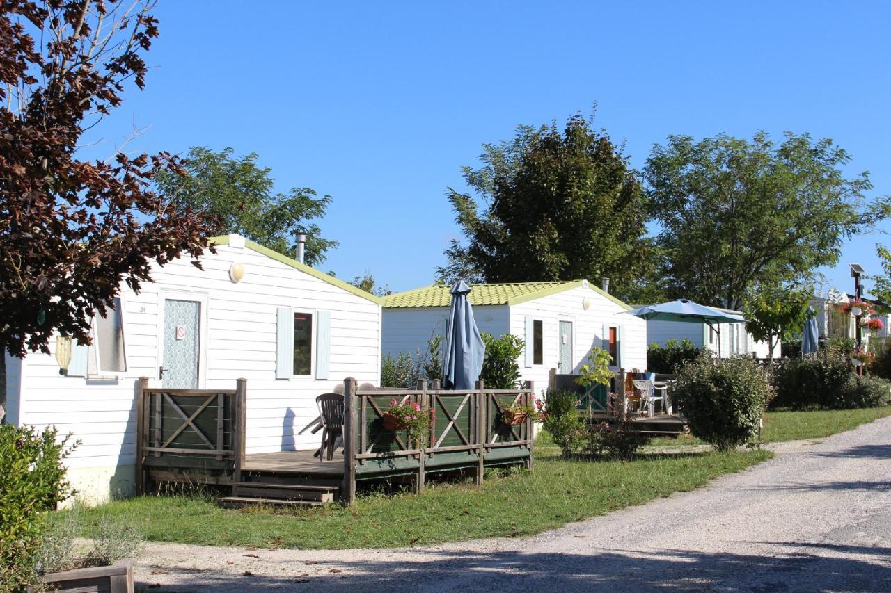 Camping Du Pontis Verteillac 외부 사진